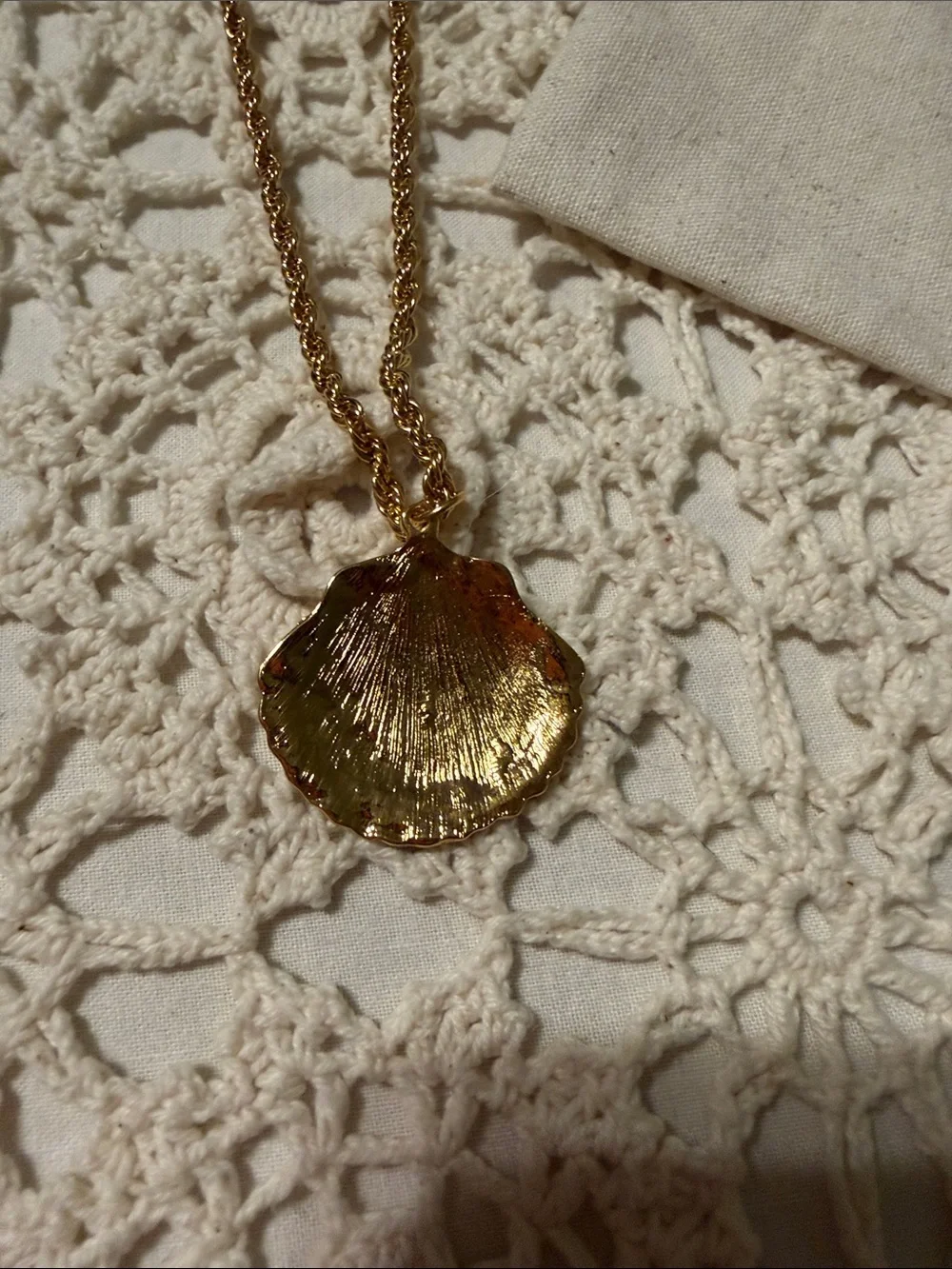 Mayamar shell necklace